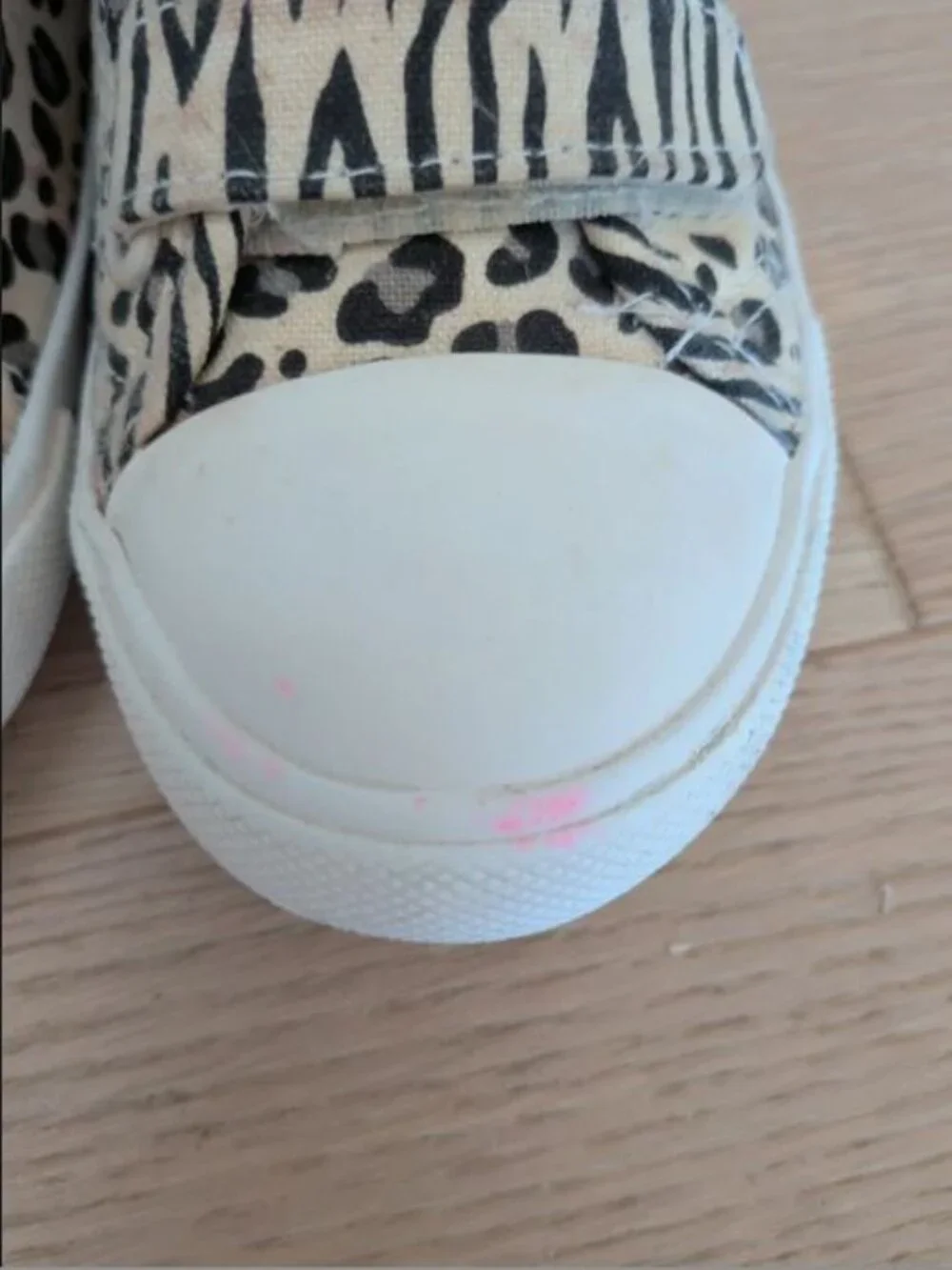 H&M sneakers Hook and Loop tiger and leopard print size 9.5
